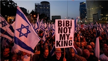 Israelis protestieren gegen die Pläne der Regierung von Premierminister Netanjahu, das Justizsystem zu reformieren.