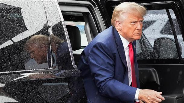 Genießt Trump Schutz vor Strafverfolgung? Ist im Zusammenhang mit versuchtem Wahlbetrug angeklagt: Donald Trump. (Archivbild)