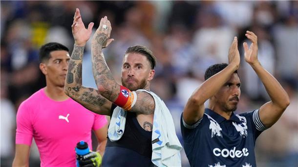 Ramos trifft per Kopf - Spaniens Altstar jubelt bei Club-WM Ist zufrieden mit dem Auftakt: Sergio Ramos (M).