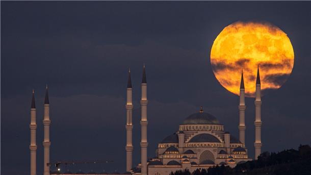 Istanbul bei Nacht. Um vier Uhr morgens hat in der Westtürkei die Erde gebebt.