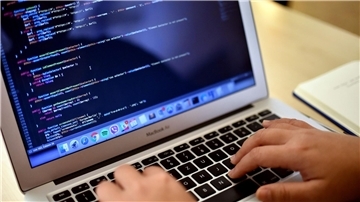 IT-Fachkräfte gesucht: Noch nie waren in Deutschland einer Studie zufolge so viele IT-Stellen unbesetzt wie in diesem Jahr. (Symbolbild)