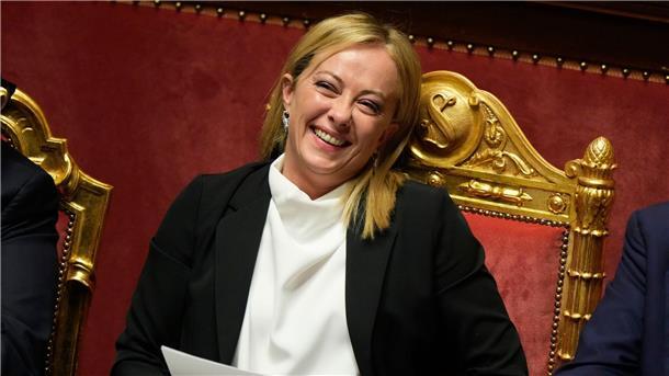 Gekommen um zu bleiben: Ein Jahr Giorgia Meloni Italiens Ministerpräsidentin Giorgia Meloni ist auch Mutter.