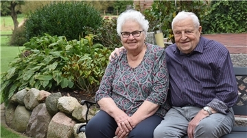 Das Foto zeigt Jakob und Hildegard Refinger. 