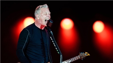 James Hetfield liegt mit seiner Band Metallica auf Platz eins der Album-Charts.