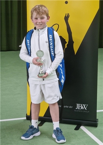 Jan Beyersdorff aus Brake spielt Tennis für den Elsflether TB