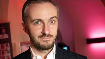 Jan Böhmermann hat nach eigenen Angaben als geheim eingestufte hessische NSU-Akten veröffentlicht.