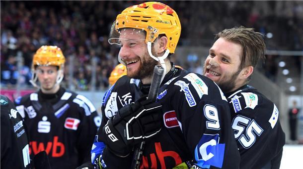 Der Traum ist wahr! Die Pinguins stehen im Playoff-Finale Jan Urbas erzielte das umjubelte Führungstor für die Fischtown Pinguins.