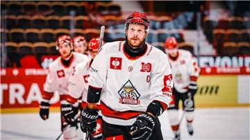 Jan Urbas war mit den Pinguins auch im Rückspiel die klar bessere Mannschaft. Der Lohn ist der Einzug ins Viertelfinale. 