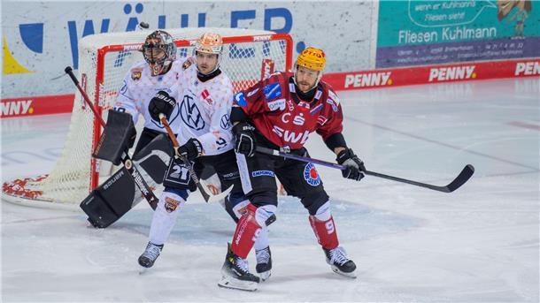 Gudlevskis ist Torhüter des Jahres in der DEL - Urbas geht leer aus Jan Urbas war Topscorer der DEL-Hauptrunde. Zum Stürmer der Saison wurde er nicht gekürt.