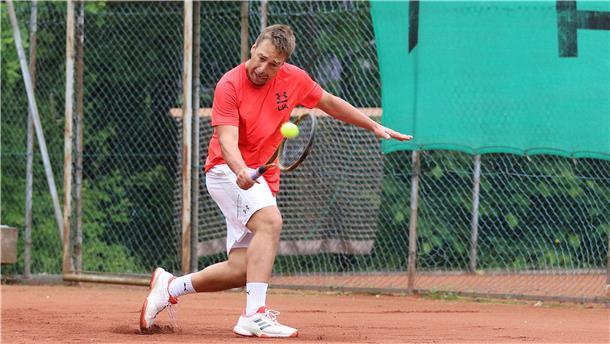 Jannik Schultze spielt beim TK Nordenham Tennis