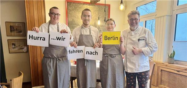 Jarek Sehlmeyer (von links), Kevin Lelleck, Mariella Opitz und Claus Peter freuen sich auf ihre Dienstfahrt zur „Grünen Woche“.