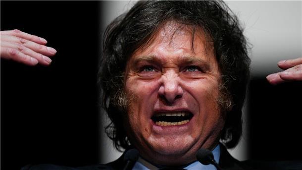 „Anarchokapitalist“ mischt Argentinien auf Javier Milei will die meisten Ministerien abschaffen, den US-Dollar als offizielles Zahlungsmittel einführen, die Sozialprogramme radikal zusammenstreichen und Staatsbetriebe privatisieren.