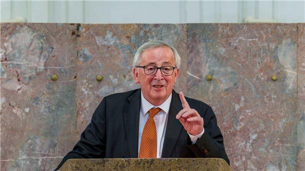Jean-Claude Juncker, Laudator und ehemaliger Präsident der Europäischen Kommission, warnt die EVP vor einer Zusammenarbeit mit Giorgia Meloni - dies käme einer Verharmlosung der extremen Rechten gleich.