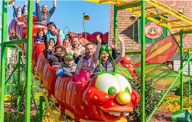 Jede Menge Spaß verspricht die Raupenbahn, die in dem Freizeitpark, der im Gewerbegebiet Siedewurt in Loxstedt geplant ist, auch fahren wird.