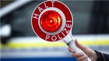 Jeder Zweite glaubt, beim zu schnell Fahren nicht erwischt zu werden (Symbolbild).