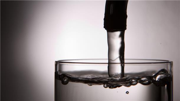 Lemke: Versorgung der Bevölkerung mit Trinkwasser Priorität Jederzeit bezahlbares, sauberes Wasser aus dem Hahn - in Deutschland eigentlich normal. Oder doch nicht?