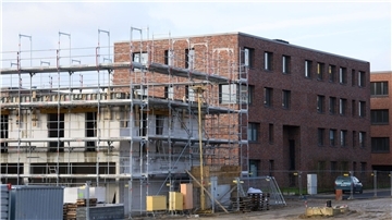 Jedes zehnte Wohnungsbauunternehmen meldet laut  Ifo-Institut Finanzierungsschwierigkeiten.