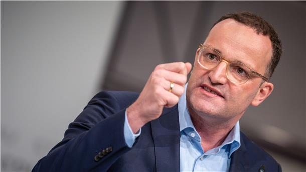 Spahn fordert schnelleren Starttermin für Gaspreisbremse Jens Spahn spricht beim CDU-Bundesparteitag.