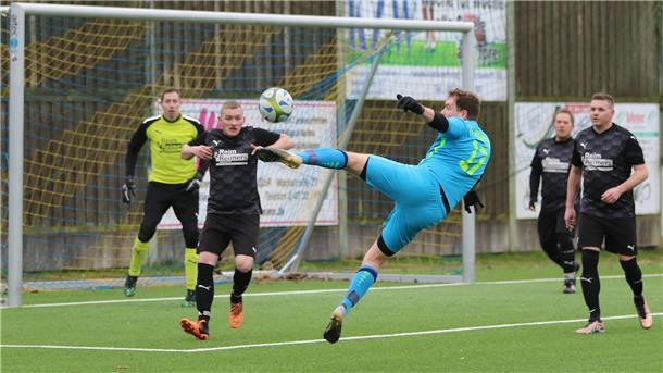 Rodenkircher testen erfolgreich gegen Esenshamm Jerome Hoffmann AT Rodenkirchen - TV Esenshamm