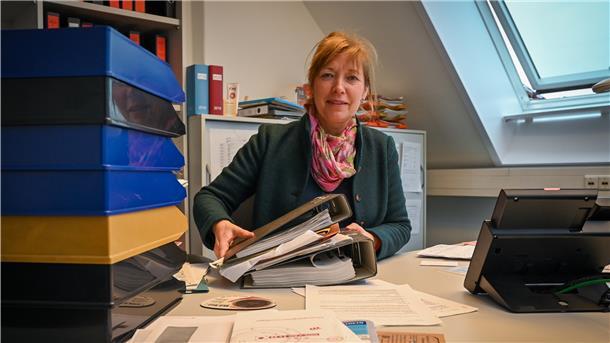 Joanna Lensch (56) arbeitet in einer leitenden Position für den Magistrat. Durch einen Tag im Home-Office fällt es ihr leichter, für ihre Eltern da zu sein.