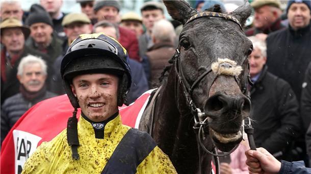 Irischer Jockey O’Sullivan stirbt nach Rennunfall Jockey Michael O’Sullivan ist nach einem Sturz gestorben.