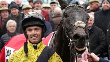 Jockey Michael O’Sullivan ist nach einem Sturz gestorben.