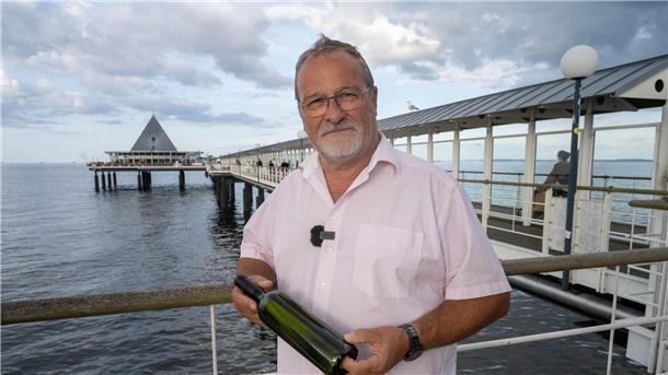 Flaschenpost ist Tausende Kilometer unterwegs Jörg Wanke hat wieder eine Flaschenpost in die Fluten geworfen, dieses Mal in die Ostsee.
