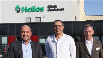 Kardiologie der Helios-Klinik Cuxhaven ab dem 1. April mit neuem Chefarzt Johannes Rasche (kommissarischer Geschäftsführer), Dr. Mohamed Al-Mwalad (ärztlicher Direktor und Chefarzt der Urologie) und Pflegedirektor Jörg Schulte (von links) berichteten über Ausrichtung und Projekte der Helios-Klinik Cuxhaven.