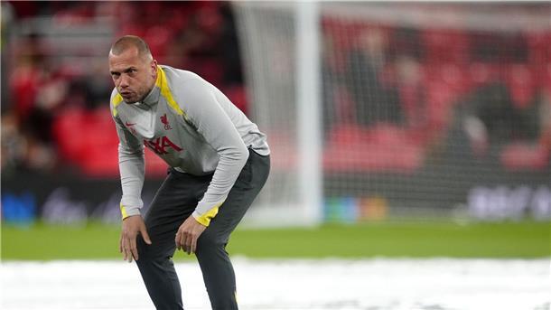 Ajax Amsterdam holt Ex-Herthaner Heitinga als Trainer John Heitinga wird neuer Trainer bei Ajax Amsterdam.