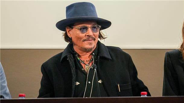 Nach Tumulten: Spaniens König besucht wieder das Flutgebiet Johnny Depp stellt Opfern Hilfe in Aussicht.