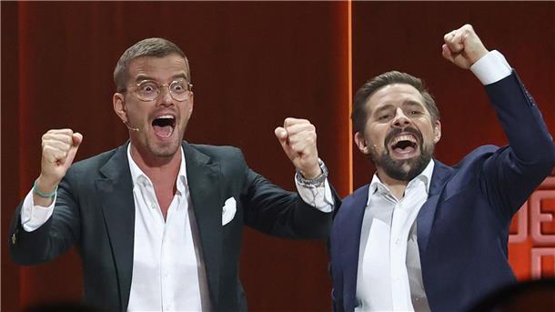 Joko und Klaas kapern den kompletten ProSieben-Sonntag Joko Winterscheidt (l) und Klaas Heufer-Umlauf haben in der 50. Folge von „Joko & Klaas gegen ProSieben“ gegen ihren Arbeitgeber gewonnen.