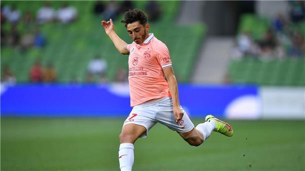 Schwuler Fußballprofi: „Bekomme immer noch Morddrohungen“ Josh Cavallo bekommt auch vier Jahre nach seinem Coming-out noch Morddrohungen.