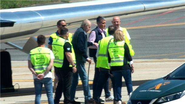 Juan Carlos bei seiner Ankunft auf dem Internationalen Flughafen von Vigo-Peinador.