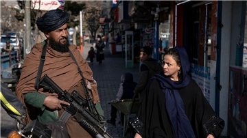 Jüngste Entscheidungen der Taliban über afghanische Frauen, darunter das Verbot der der Arbeit für NGOs, lösten Proteste in Afghanistans Großstädten aus.