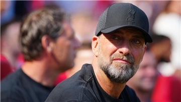 Jürgen Klopp kann sich eine Rückkehr als Trainer an die Anfield Road vorstellen. (Archivbild)