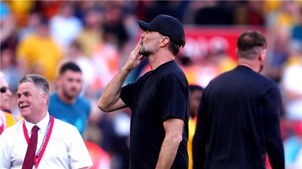 Jürgen Klopp verabschiedet sich bei seinem letzten Spiel für Liverpool von den Fans.
