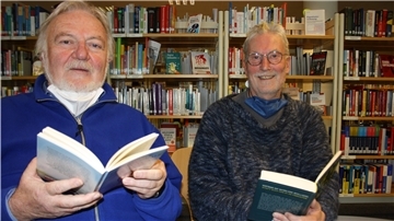 Jürgen Stock (links) und Gundolf Herder moderieren den Leseclub seit rund vier Jahren.