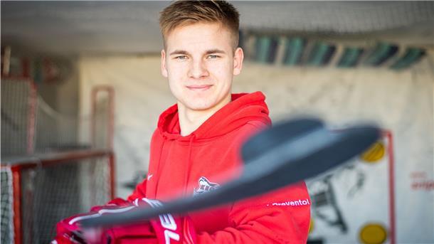 DNL-Ticket als Trostpflaster für Dorumer Eishockey-Talent Jüsting Büsing trainiert derzeit in der Garage seiner Eltern in Dorum.