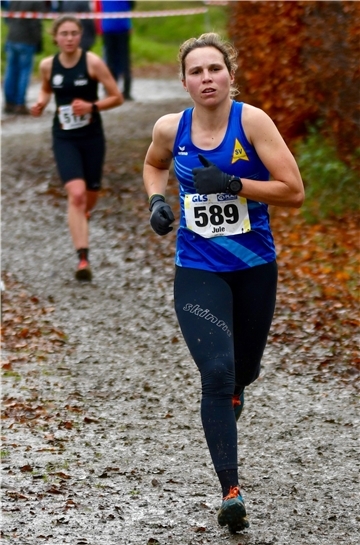 Jule Prins vom SV Nordenham bei der deutschen Crosslauf-Meisterschaft