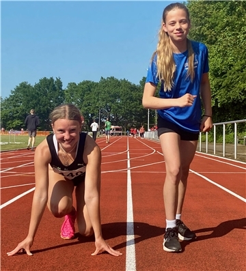 Jule Wachtendorf und Anneke Wachtendorf vom SV Nordenham