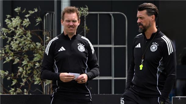 Julian Nagelsmann (l) und Sandro Wagner beim letzten gemeinsamen DFB-Training.