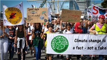Junge Leute haben "Fridays For Future" auch auf Bremerhavens Straßen gebracht.