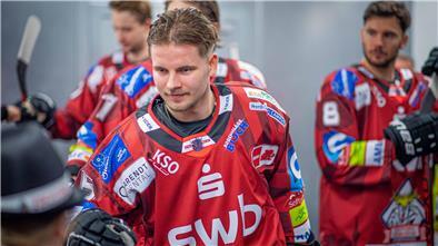 Justin Büsing absolviert in Crimmitschau eine gute erste Saison als Eishockey-Profi.