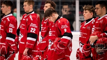 Justin Büsing (Mitte) kehrt zurück zu seinen Wurzeln: Das Bremerhavener Eigengewächs freut sich auf die Zeit bei den Pinguins.