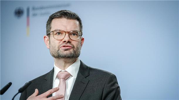 Buschmann will Verfassungsgericht besser absichern Justizminister Marco Buschmann (FDP) will einen Entwurf zur Absicherung des Verfassungsgerichts vorlegen.