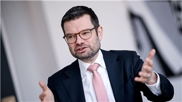 Justizminister Marco Buschmann will Unfallflucht ohne Personenschäden entkriminalisieren.