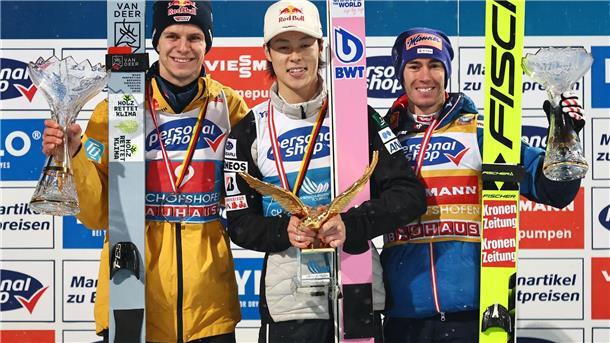 So läuft die Vierschanzentournee ab Kämpften vergangenen Winter um die Trophäe: Wellinger, Kobayashi und Kraft.