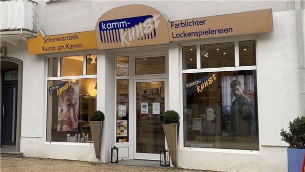 "Kamm-Kunst" verspricht dieser Bremerhavener Friseursalon.