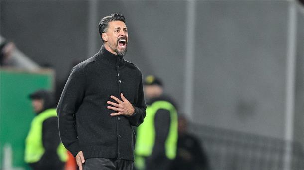 Kovac trifft Krisen-Wagner: „Gibt zwei Arten von Trainern“ Kann er Krisenmanager? Augsburgs Trainer Sandro Wagner.