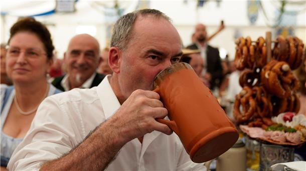 Kann sich an vieles aus seiner Schulzeit nicht mehr erinnern: Freie-Wähler-Chef Hubert Aiwanger.
